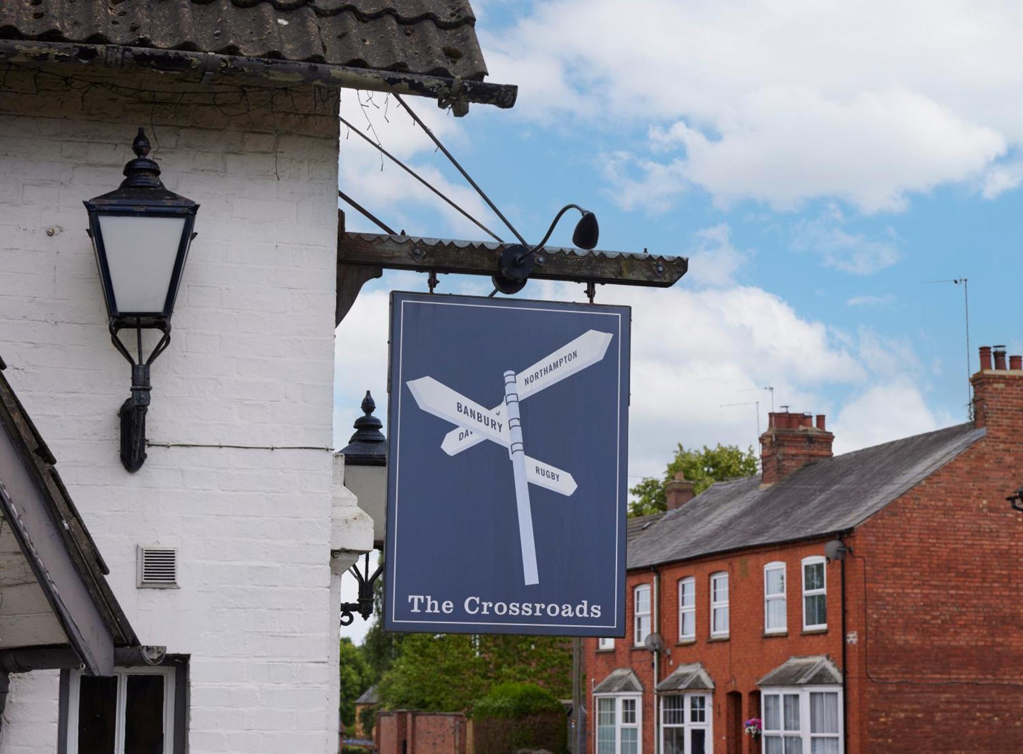 ホテル Crossroads By Chef & Brewer Collection Weedon Bec エクステリア 写真