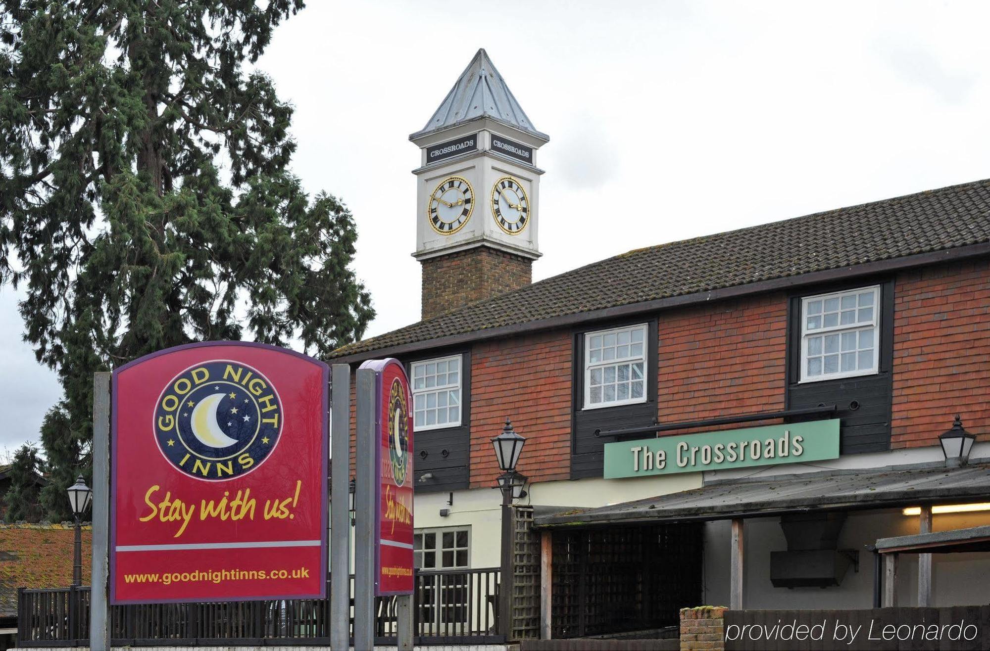 ホテル Crossroads By Chef & Brewer Collection Weedon Bec エクステリア 写真
